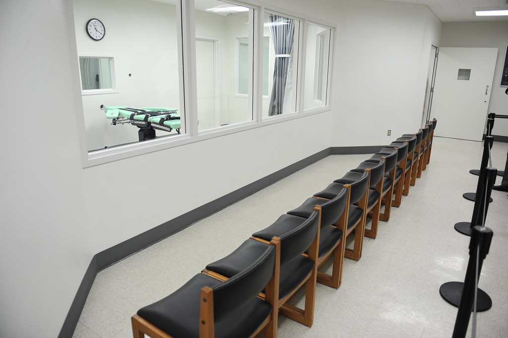  Lethal injection Death Chamber viewing room.