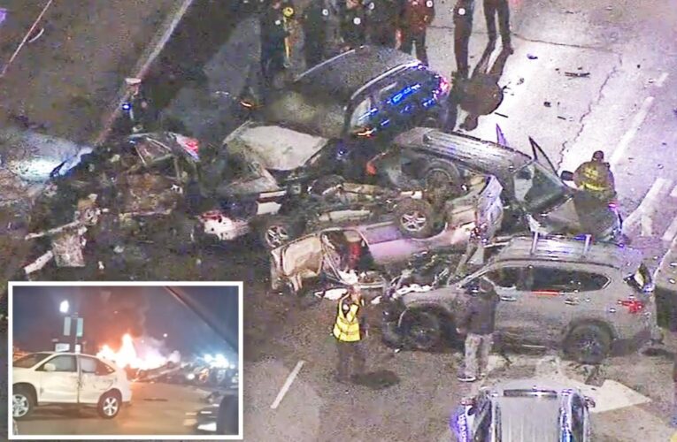 2 dead, 16 injured after stolen car causes horrific pile up in Chicago