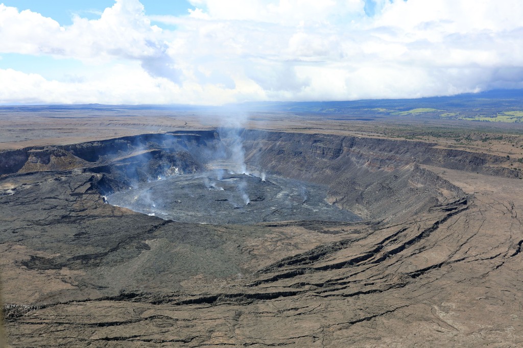 Mauna Loa is now active, photos show.