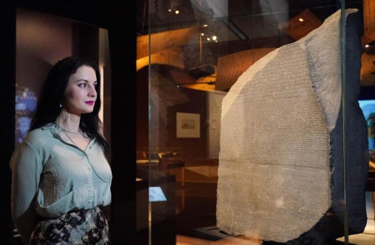 Egyptians call on British Museum to return Rosetta Stone