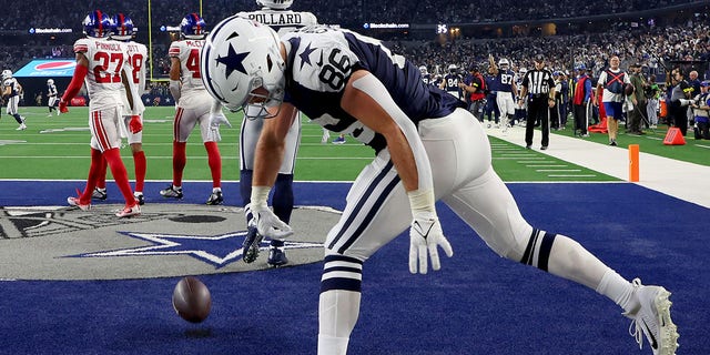 Dalton Schultz, #86, of the Dallas Cowboys, celebrates a touchdown during the second half in the game against the New York Giants at AT&amp;T Stadium on November 24, 2022, in Arlington, Texas. 