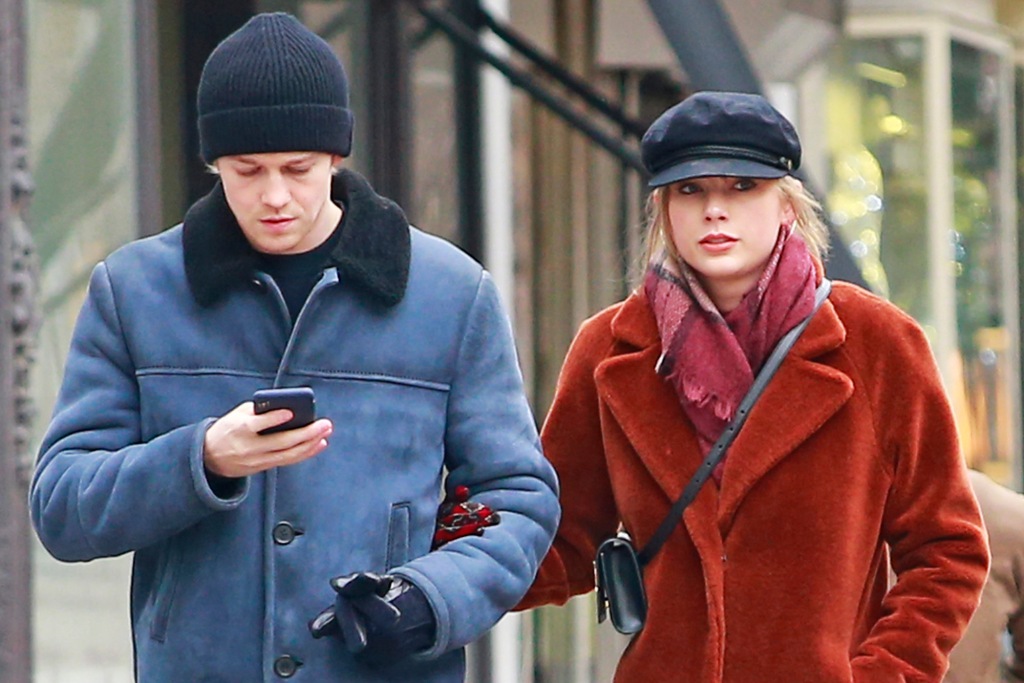 Taylor Swift and Joe Alwyn walk arm in arm while heading to New Year's lunch with Joe's brothers Thomas and Patrick Alwyn in New York City. 

Taylor was wearing a burnt orange wool coat paired with plum-colored pants, boots, sailor cap and an Yves Saint Laurent cross-body purse. The party walked from Tribeca to the West Village.

Pictured: Joe Alwyn,Taylor Swift
Ref: SPL5052103 301218 NON-EXCLUSIVE
Picture by: Edward Opi / SplashNews.com

Splash News and Pictures
Los Angeles: 310-821-2666
New York: 212-619-2666
London: 0207 644 7656
Milan: 02 4399 8577
photodesk@splashnews.com

World Rights