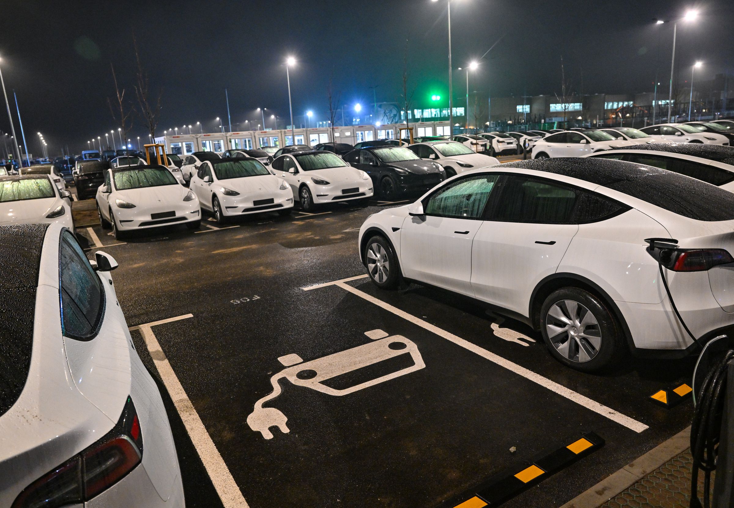 Early shift at Tesla in Brandenburg