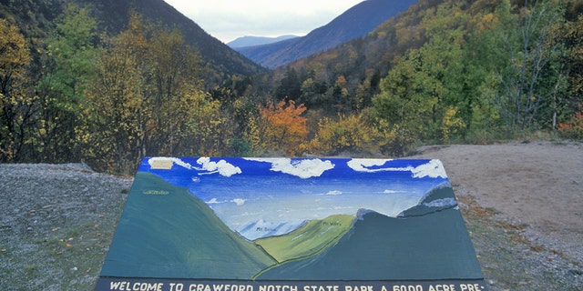 A welcome plaque at the entrance of Crawford Notch State Park in New Hampshire.