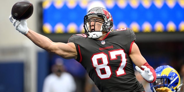 Tampa Bay Buccaneers tight end Rob Gronkowski can’t hang on to a pass in the end zone in the third quarter against the Los Angeles Rams at SoFi Stadium, Sept. 26, 2021, in Inglewood, California.