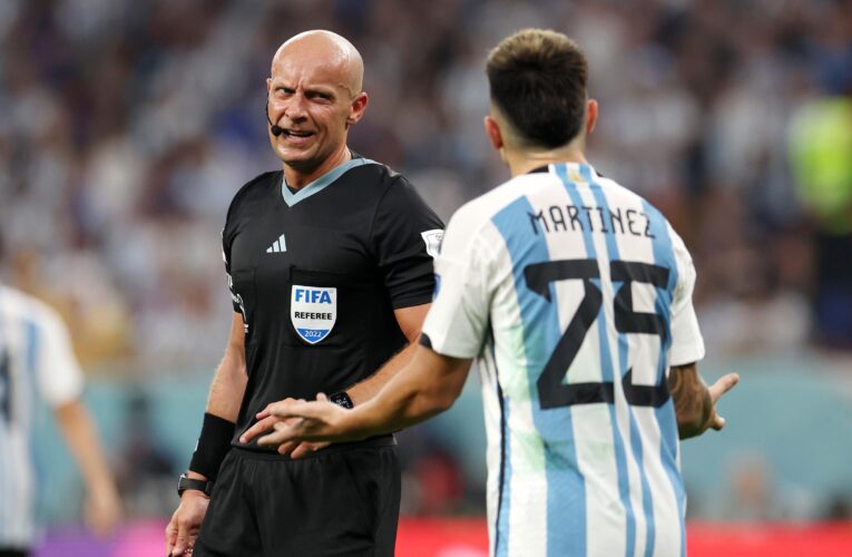 Who is the referee for the 2022 World Cup final between Argentina and France on Sunday?