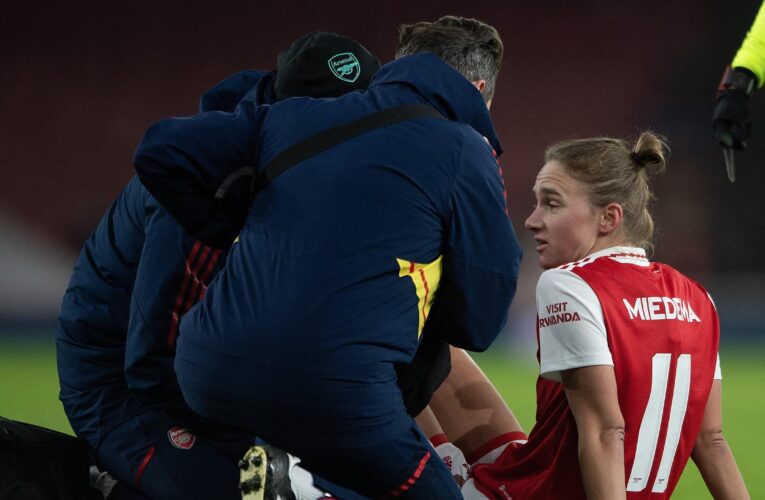 Arsenal progress in Women’s Champions League but lose Vivianne Miedema to concerning injury, Barcelona thrash Benfica