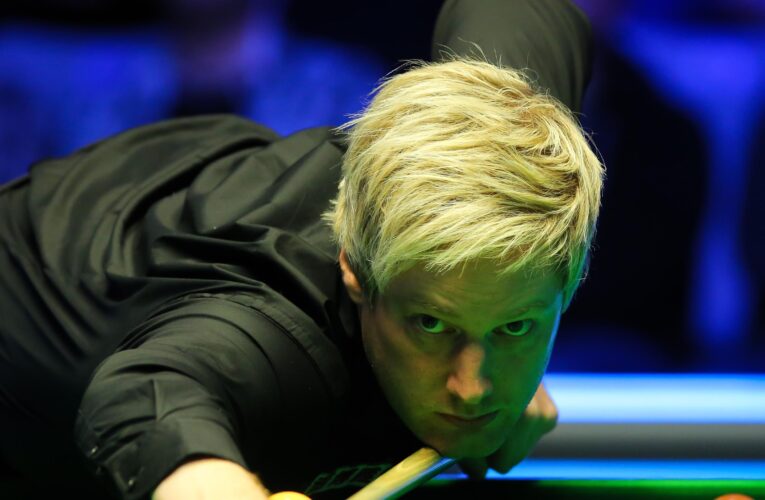 English Open: Neil Robertson wins epic quarter-final against Mark Williams, who makes 147 history in defeat