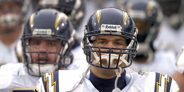 David Binn, #50 of the San Diego Chargers, during a game between the San Diego Chargers and Buffalo Bills at Ralph Wilson Stadium in Orchard Park, New York on December 3, 2006.