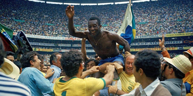Edson Arantes Do Nascimento Pele of Brazil celebrates the victory after winnings the 1970 World Cup in Mexico match between Brazil and Italy at Estadio Azteca on 21 June in Città del Messico. Mexico.
