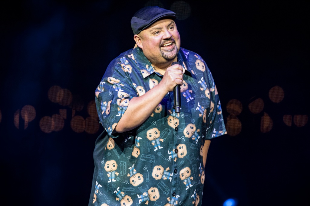 Iglesias performing at Dodger Stadium for his Netflix special.