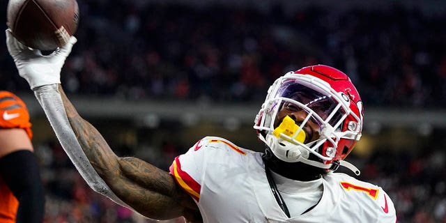 Kansas City Chiefs running back Jerick McKinnon, #1, celebrates after a touchdown against the Cincinnati Bengals in the first half of an NFL football game in Cincinnati, Sunday, Dec. 4, 2022. 