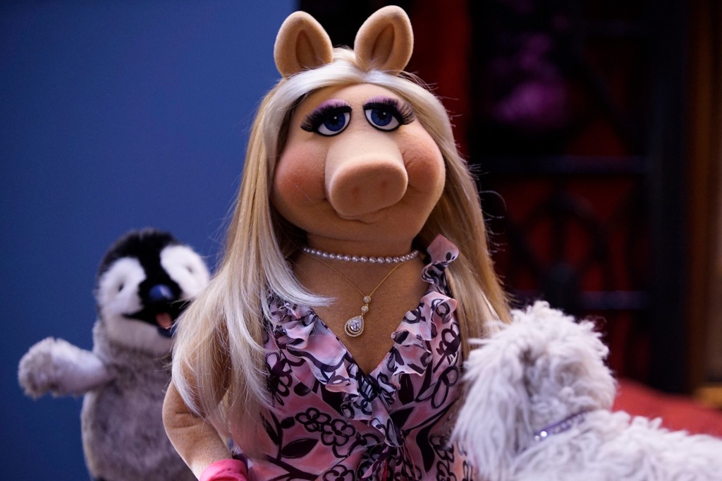 The "Thor" actor then attempted to sell Miss Piggy on playing the novel's lead,  Elizabeth Bennett while he would play Mr. Darcy.