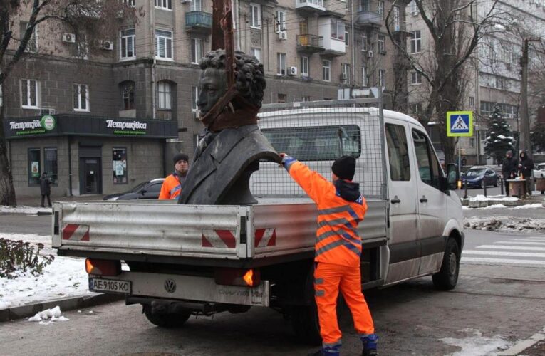 Wartime Ukraine erasing Russian past from public spaces