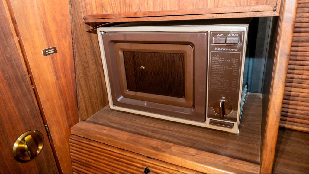 The Kenmore microwave.