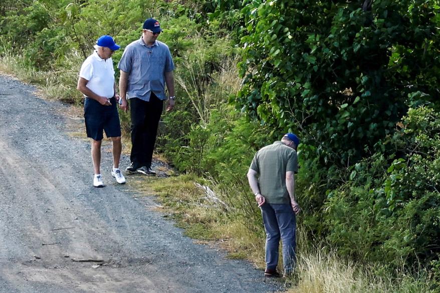 President Biden received some help from Secret Service agents looking for a lost ball.