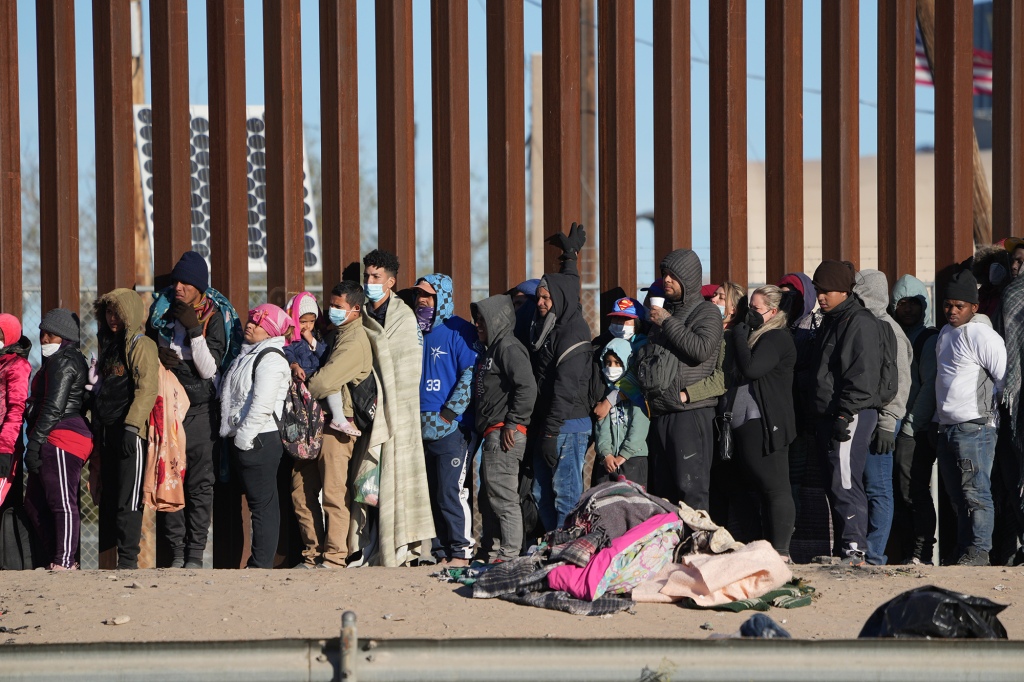 Migrants amassed at the southern border 