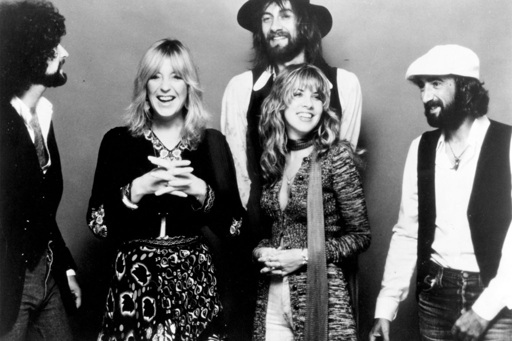 (Left to right) Lindsey Buckingham, Christine McVie, Mick Fleetwood, Stevie Nicks and John McVie pose for a Fleetwood Mac portrait circa 1977.