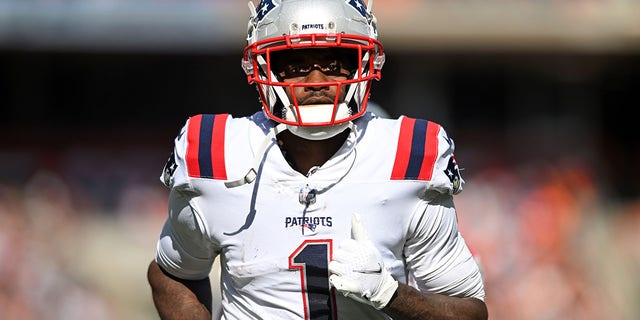 DeVante Parker of the New England Patriots runs off the field at halftime against the Cleveland Browns at FirstEnergy Stadium Oct. 16, 2022, in Cleveland. 