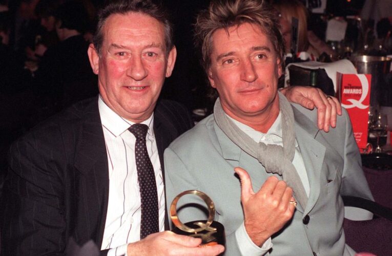 Rod Stewart mourns his brothers Don and Bob