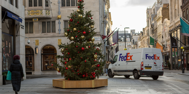 FedEx delivery van