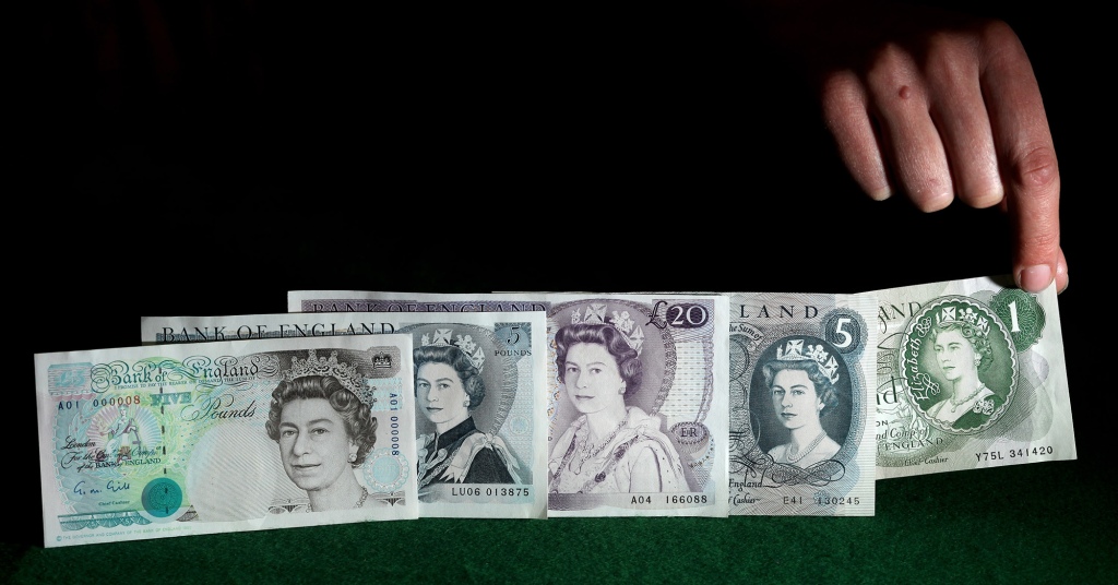 Queen Elizabeth became the first monarch in British history to appear in banknotes in 1960.