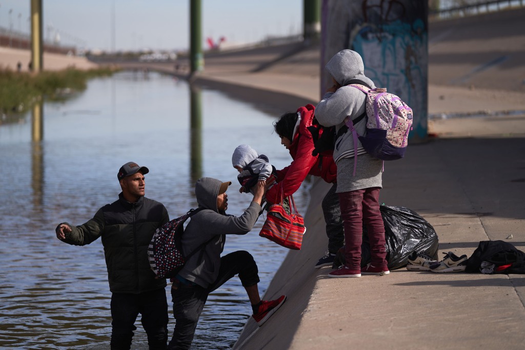 Children at the border.