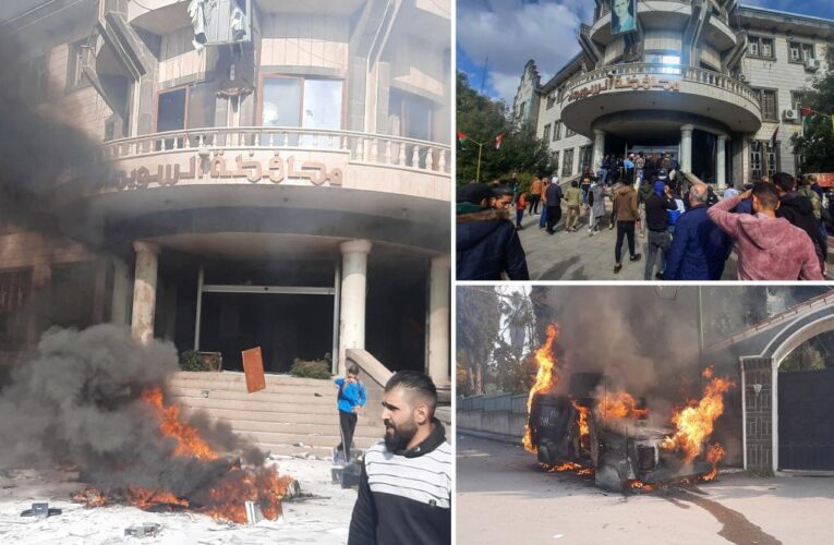 Protesters storm governor’s office in Sweida, Syria