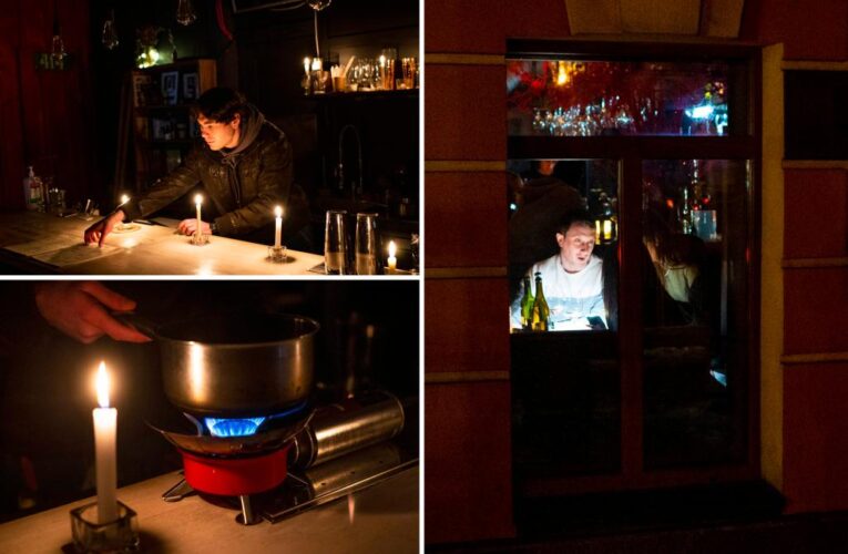 Ukrainians dine in the dark at restaurants amid power outages