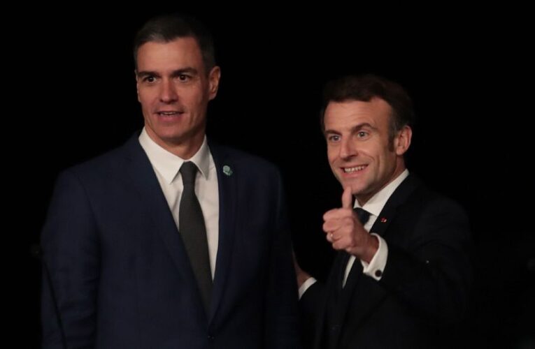 ‘Politically close’ Macron and Sánchez hope for diplomatic reset at Barcelona summit