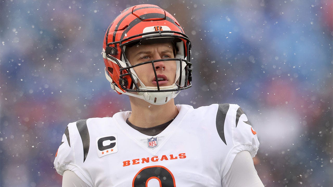 Joe Burrow warms up before the game against the Bills