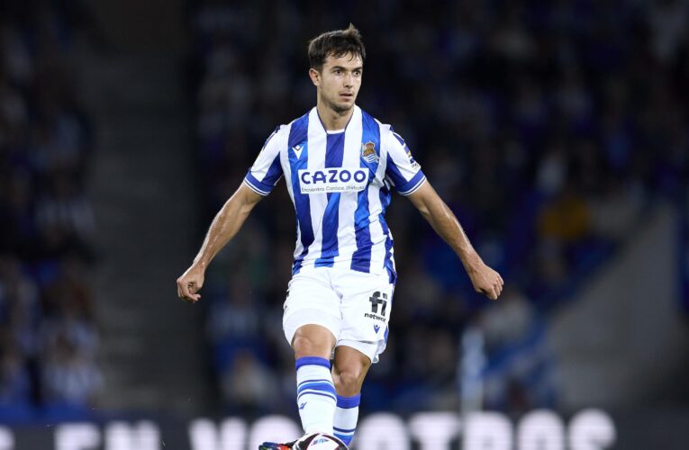 Arsenal, Manchester United and Barcelona to battle for Real Sociedad midfielder Martin Zubimendi – Paper Round