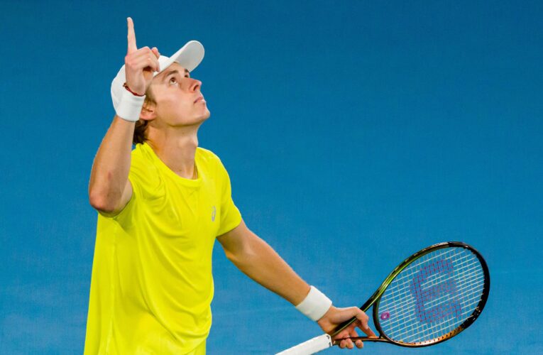 Alex de Minaur overcomes Rafael Nadal in three sets, wins for Iga Swiatek and Taylor Fritz at United Cup