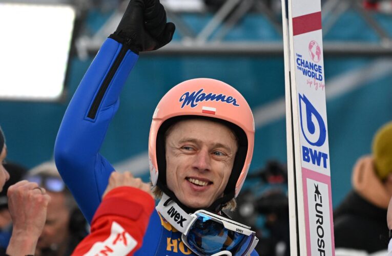 Dawid Kubacki holds off Halvor Egner Granerud to win at Innsbruck and keep Four Hills alive going to Bischofshofen