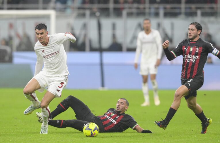 Striker Tammy Abraham scores injury-time equaliser for Roma to blunt AC Milan title challenge