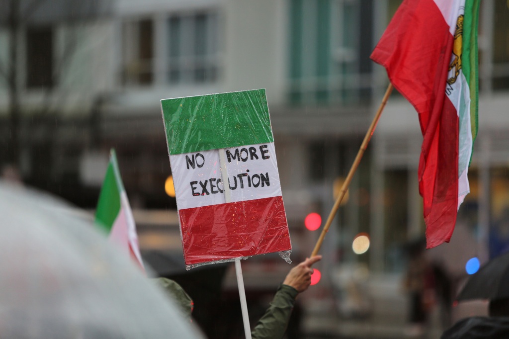Iran sign against executions.