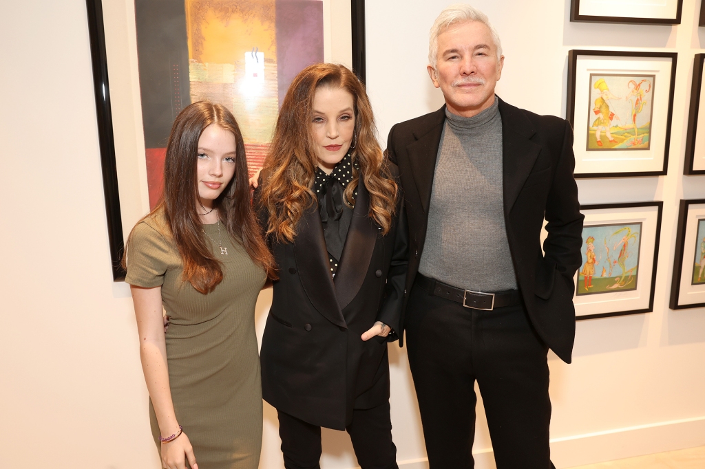 LOS ANGELES, CALIFORNIA - DECEMBER 10: (L-R) Harper Presley Lockwood, Lisa Marie Presley and Baz Luhrmann attend THR Presents Live: ELVIS @ Ross House on December 10, 2022 in Los Angeles, California. (Photo by Jesse Grant/The Hollywood Reporter via Getty Images )