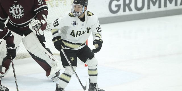 Army hockey player Eric Huss 