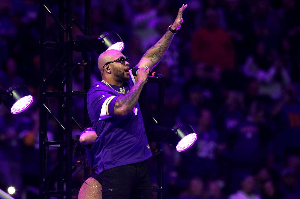 Flo Rida felt he was betrayed by the company, saying "they just forgot about me.”
