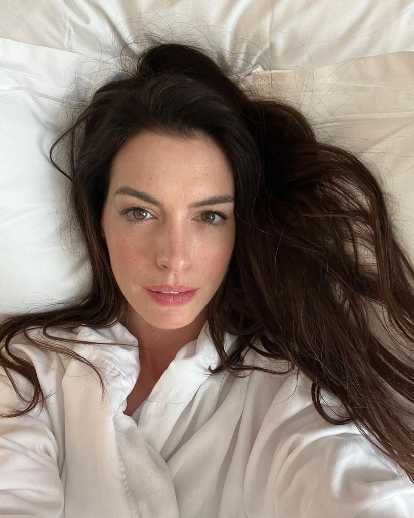 Anne Hathaway shows off her flawless skin in a selfie. 