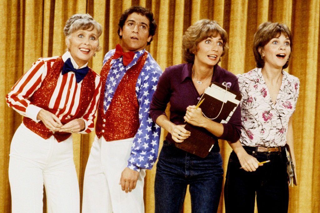Betty Garrett, Eddie Mekka, Penny Marshall, and Cindy Williams appear in an episode of "Laverne & Shirley."