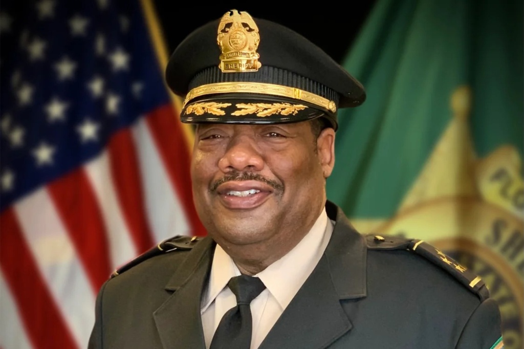 Sheriff Floyd Bonner,