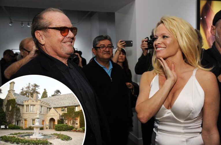 I saw Jack Nicholson three-way at Playboy mansion