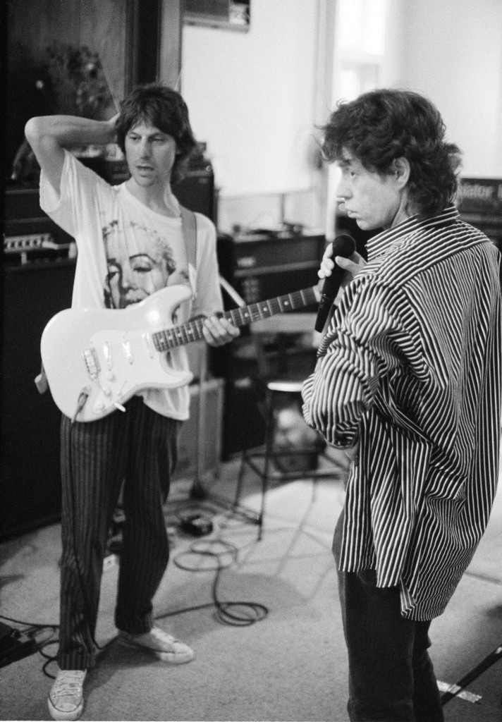 Jeff Beck and Mick Jagger rehearse together in 1987.