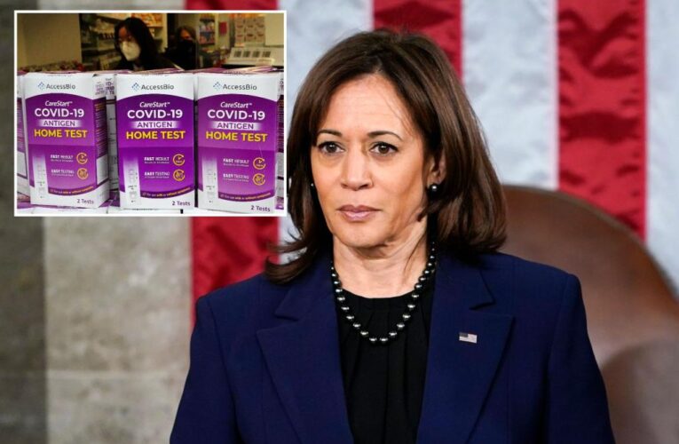 Kamala Harris requires COVID tests for Senate swear-in photos