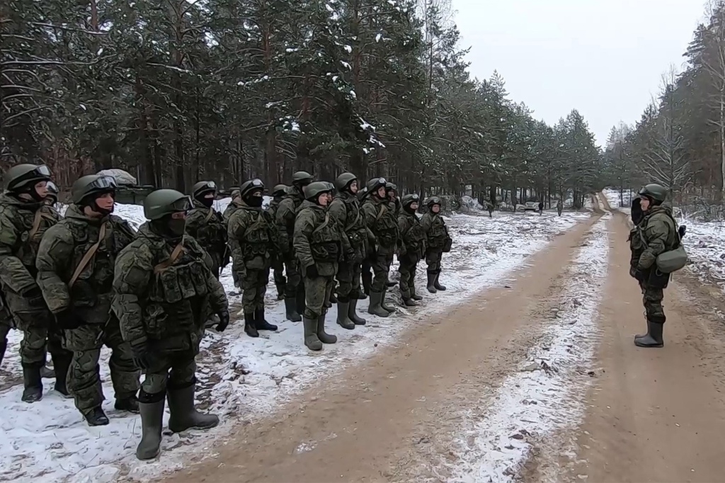 Combat training for Russian signal units in Belarus