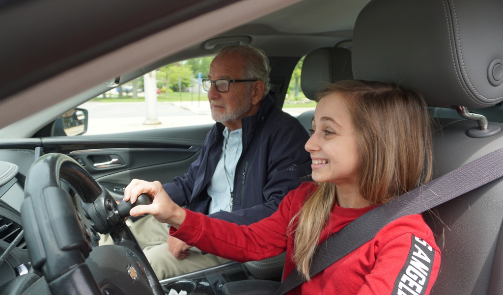 Rae was seen behind the wheel of a Chevy on this season of her show using hand controls since she’s too short to use pedal extensions. 