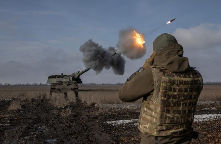 Russian troops destroy towns in plan to take over Donbas region