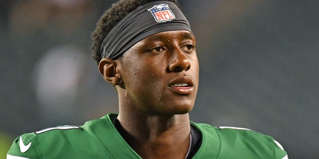 Aug 12, 2022; Philadelphia, Pennsylvania, USA; New York Jets cornerback Sauce Gardner (1) against the Philadelphia Eagles at Lincoln Financial Field.