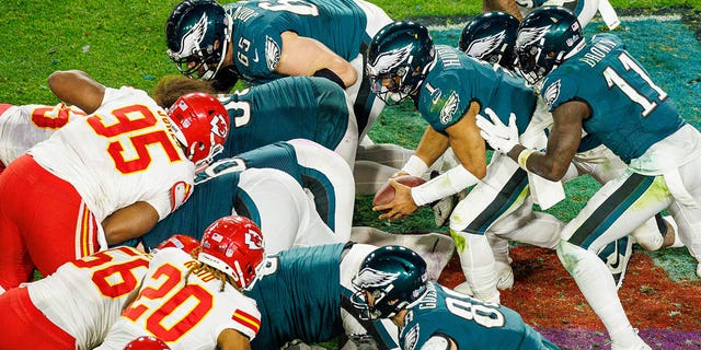 Philadelphia Eagles quarterback Jalen Hurts (1) runs a quarterback sneak during Super Bowl LVII between the Philadelphia Eagles and the Kansas City Chiefs on Sunday, February 12th, 2023 at State Farm Stadium in Glendale, AZ. 